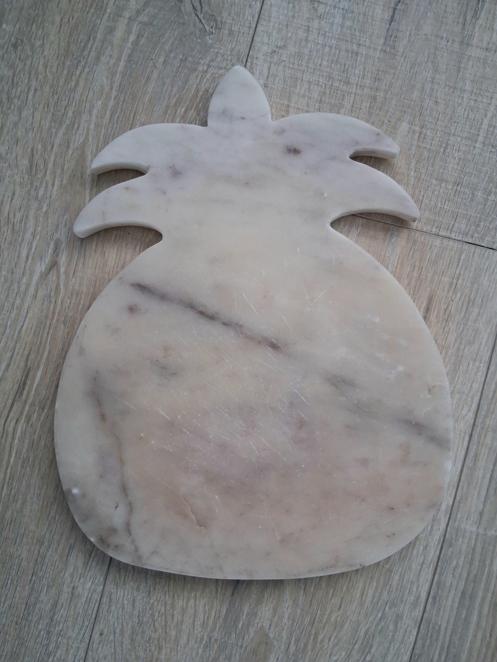 White Marble Pineapple-Shaped Serving Cutting Board